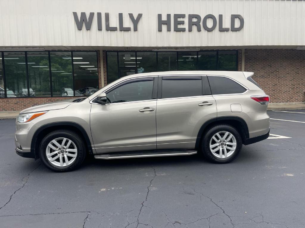 2016 Toyota Highlander Image 1