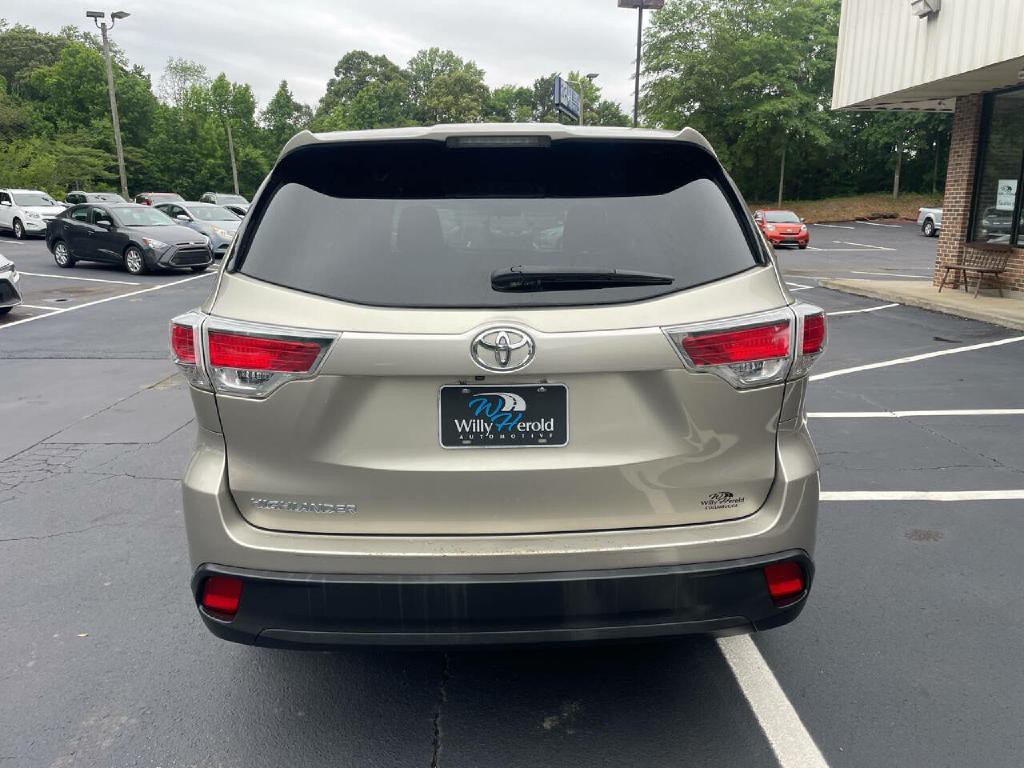 2016 Toyota Highlander Image 7