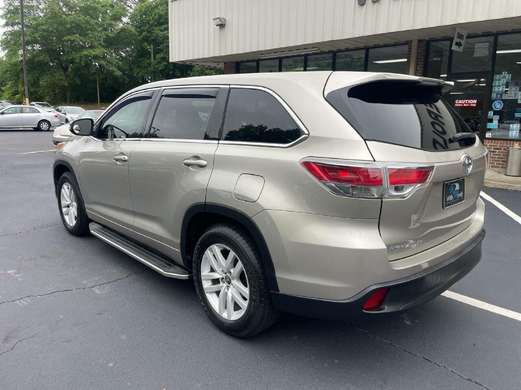 2016 Toyota Highlander Image 8
