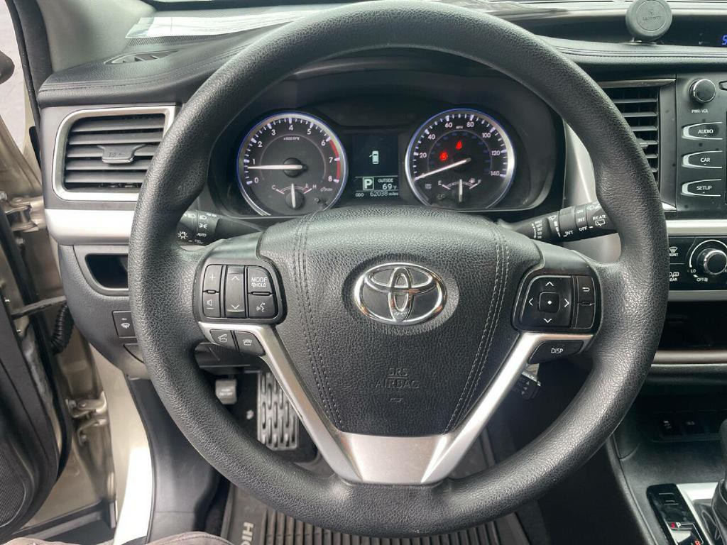 2016 Toyota Highlander Image 13