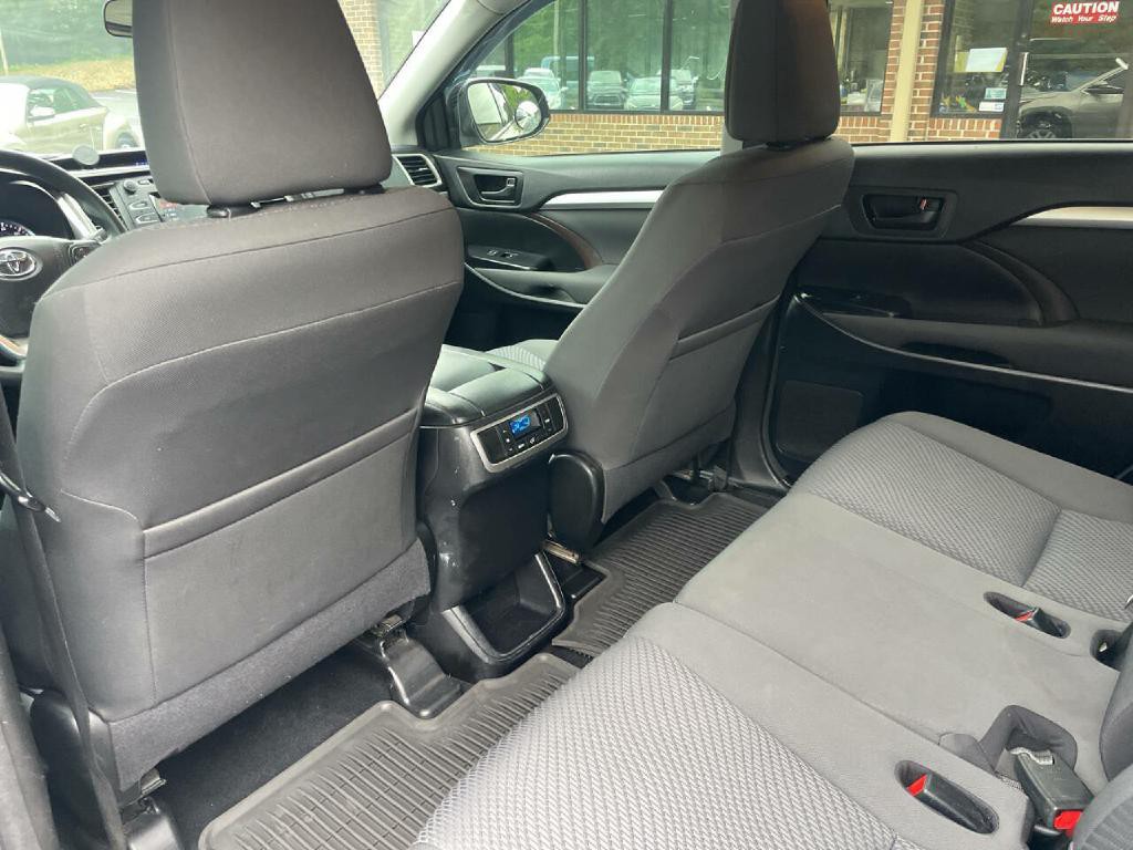 2016 Toyota Highlander Image 20