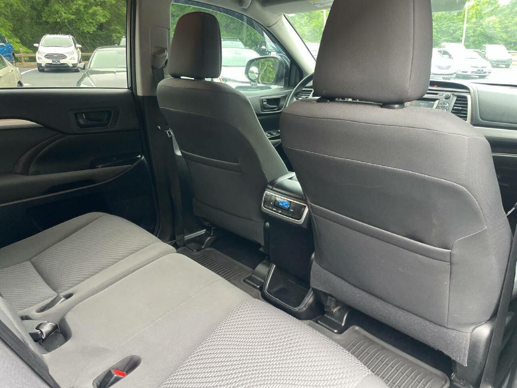 2016 Toyota Highlander Image 25