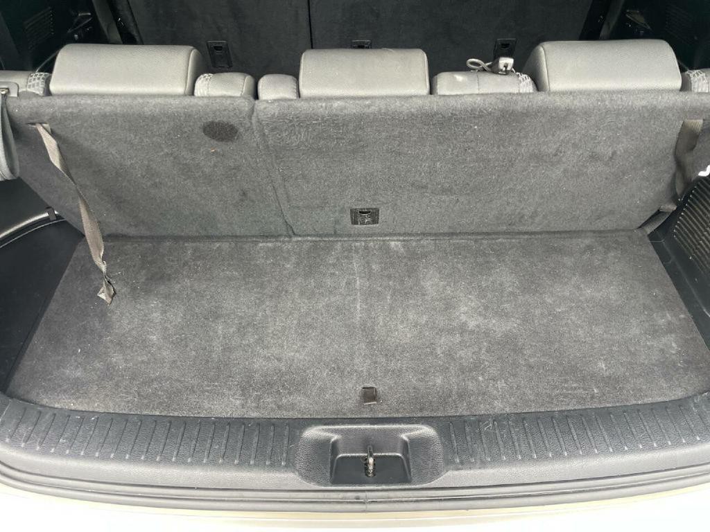 2016 Toyota Highlander Image 28