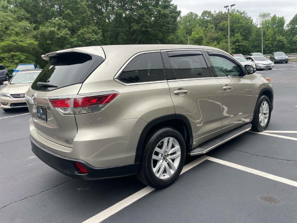 2016 Toyota Highlander Image 35