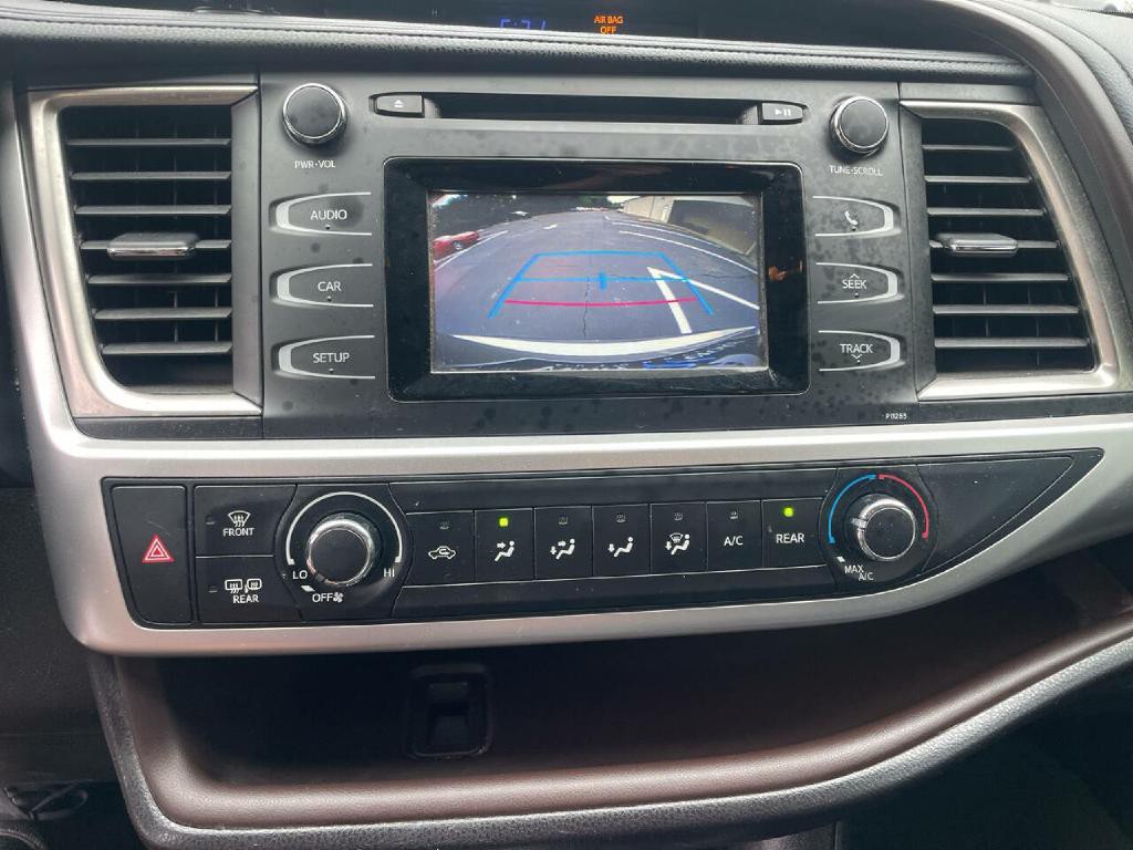 2016 Toyota Highlander Image 36