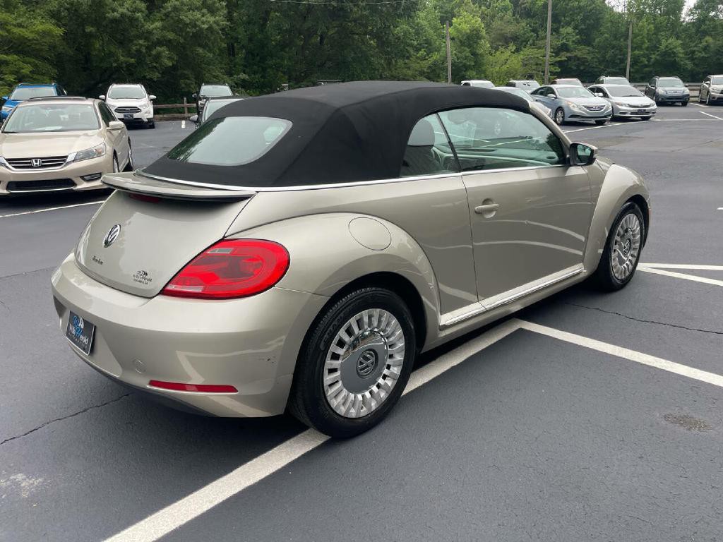 2016 Volkswagen Beetle Image 6