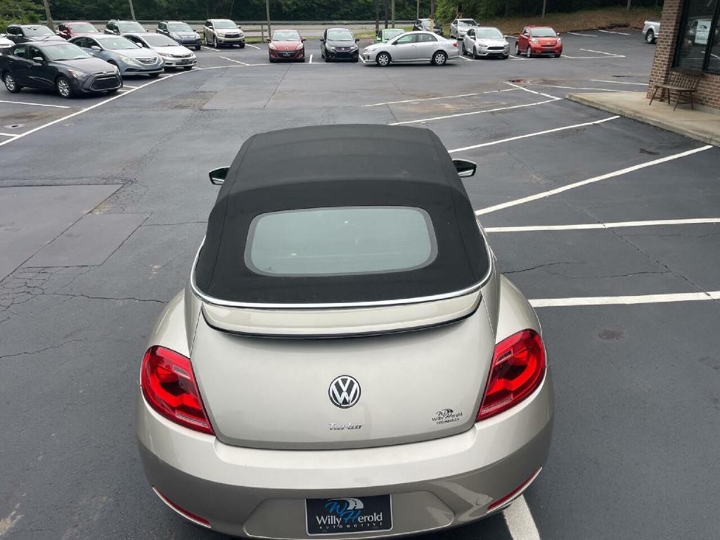 2016 Volkswagen Beetle Image 9
