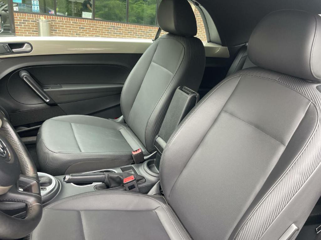 2016 Volkswagen Beetle Image 12