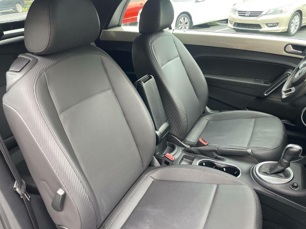 2016 Volkswagen Beetle Image 21