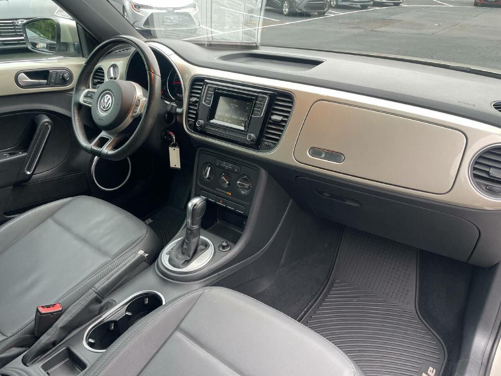 2016 Volkswagen Beetle Image 22