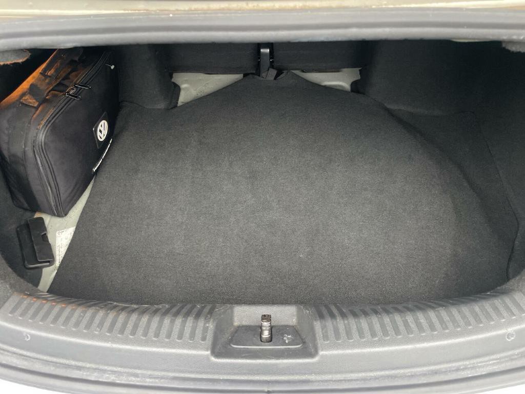 2016 Volkswagen Beetle Image 23