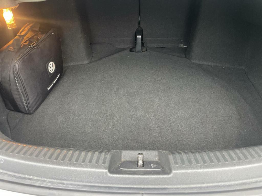 2016 Volkswagen Beetle Image 24