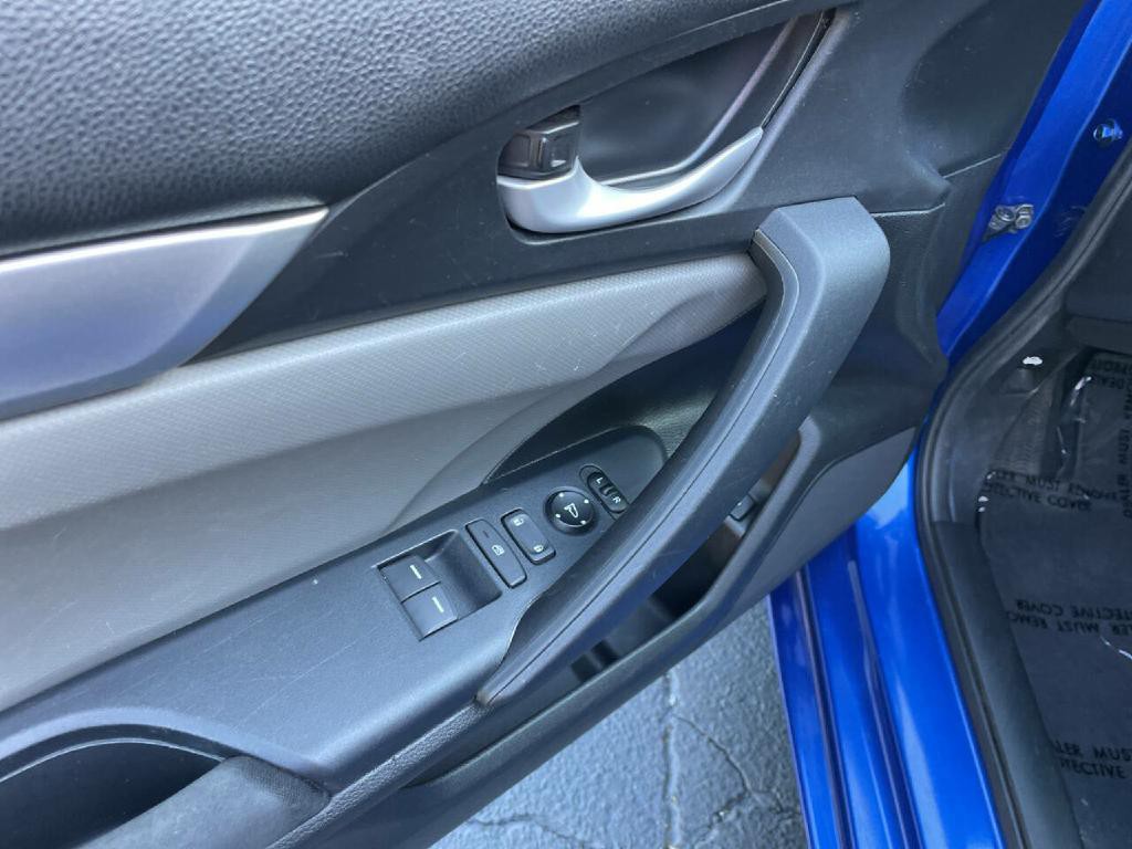 2017 Honda Civic Image 11