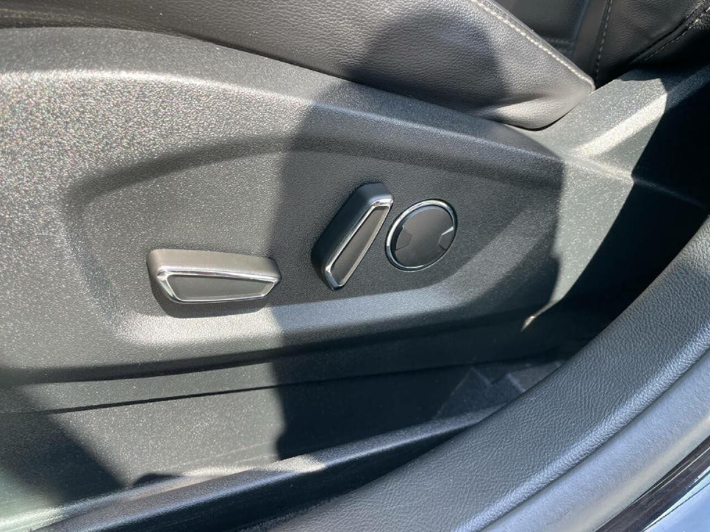 2019 Ford Edge Image 12