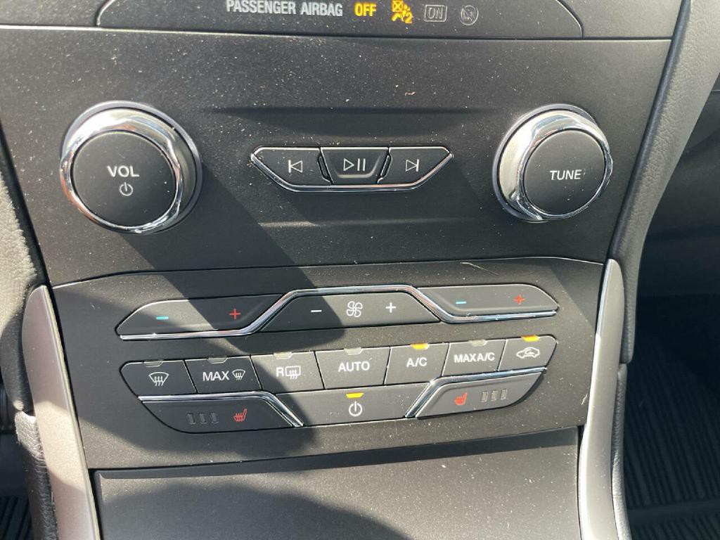 2019 Ford Edge Image 18