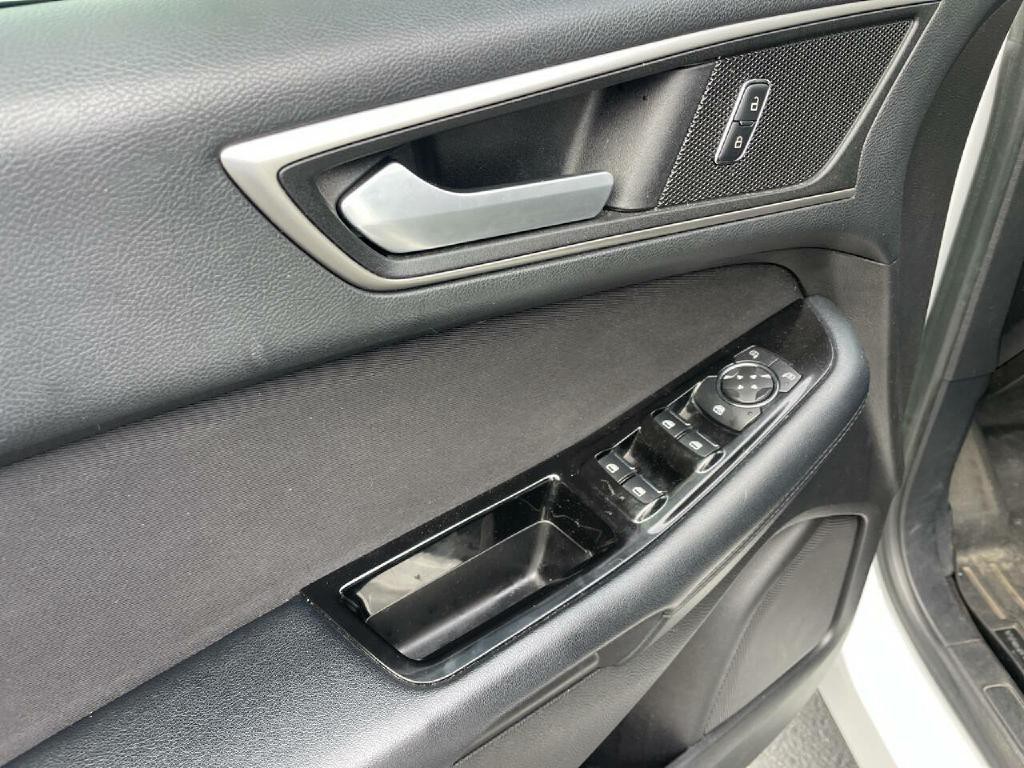 2017 Ford Edge Image 11