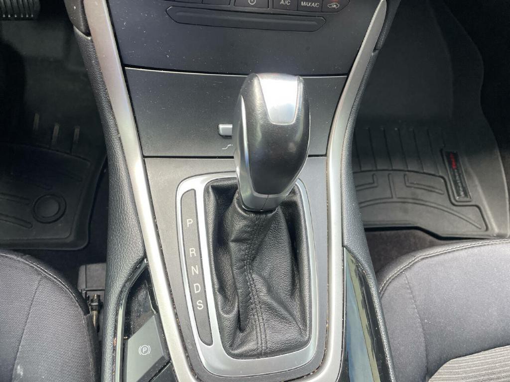 2017 Ford Edge Image 17