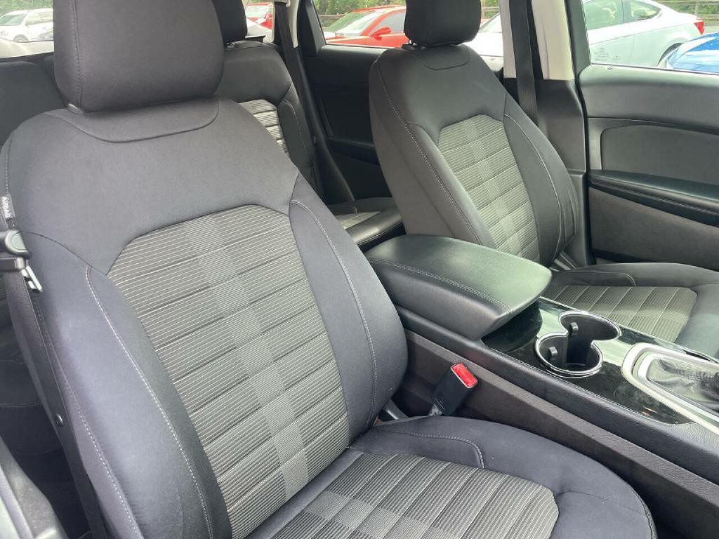 2017 Ford Edge Image 27