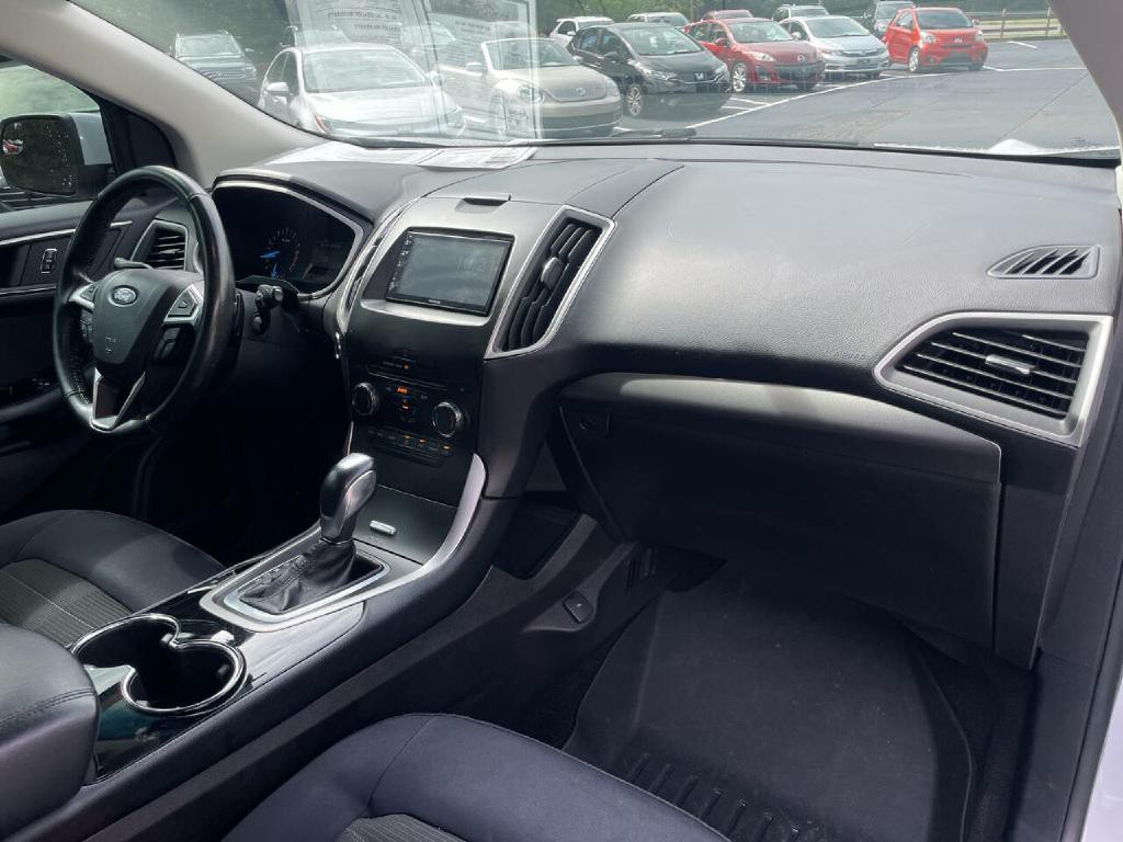 2017 Ford Edge Image 28