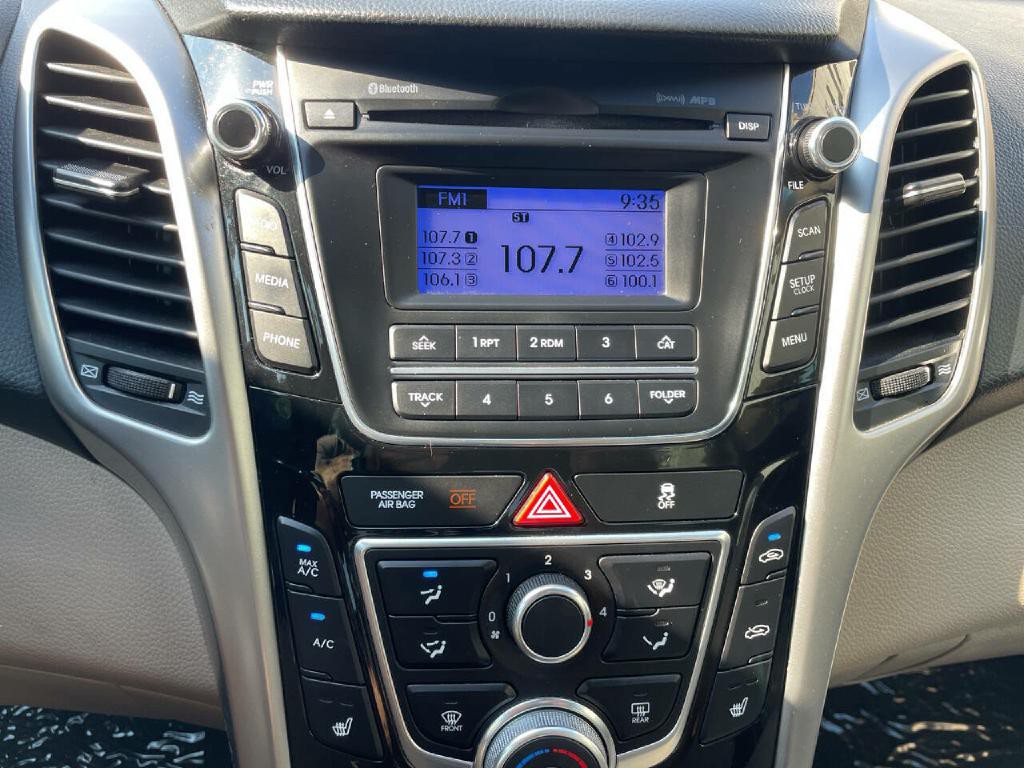2016 Hyundai Elantra Image 13