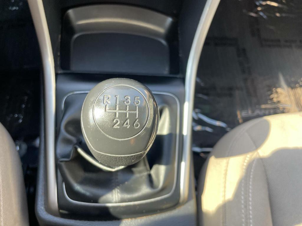 2016 Hyundai Elantra Image 15