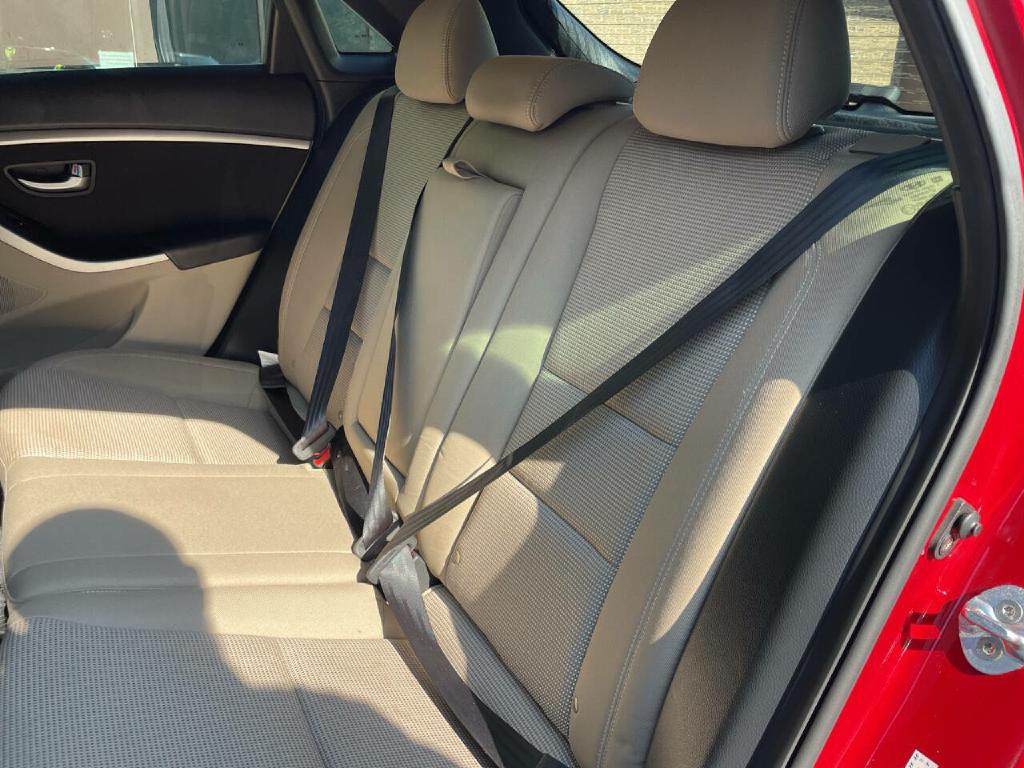 2016 Hyundai Elantra Image 19