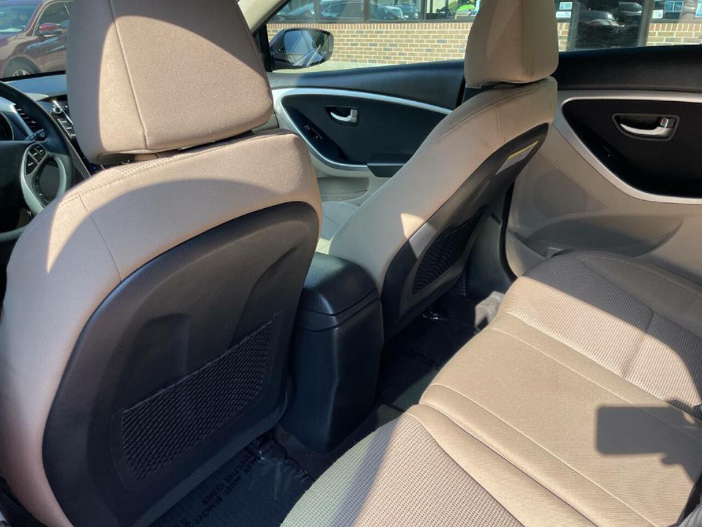2016 Hyundai Elantra Image 20