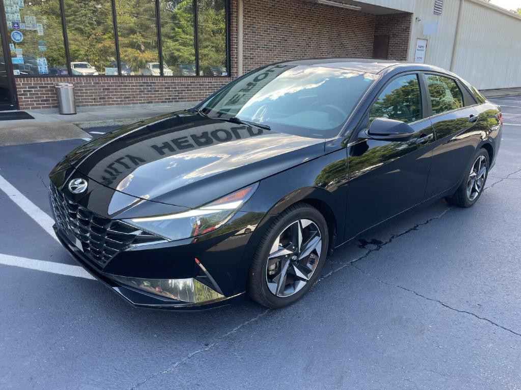 2022 Hyundai Elantra Image 2