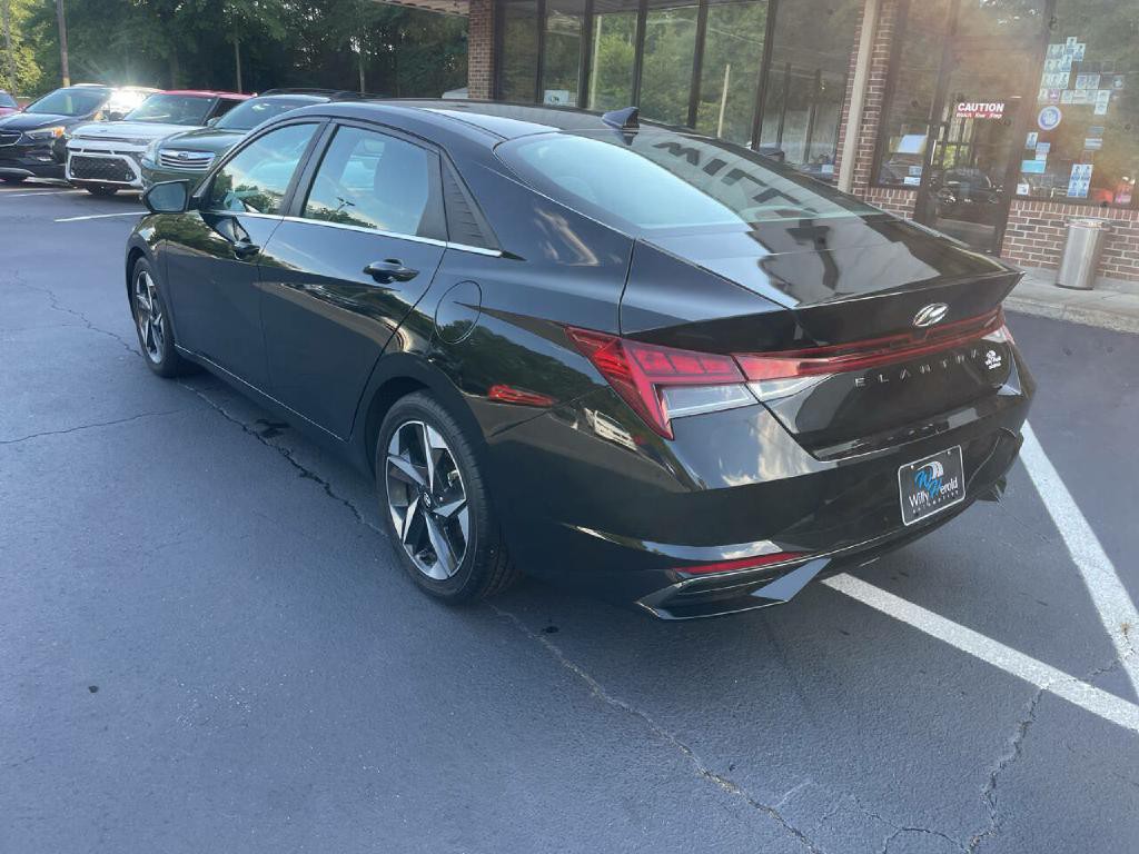 2022 Hyundai Elantra Image 7