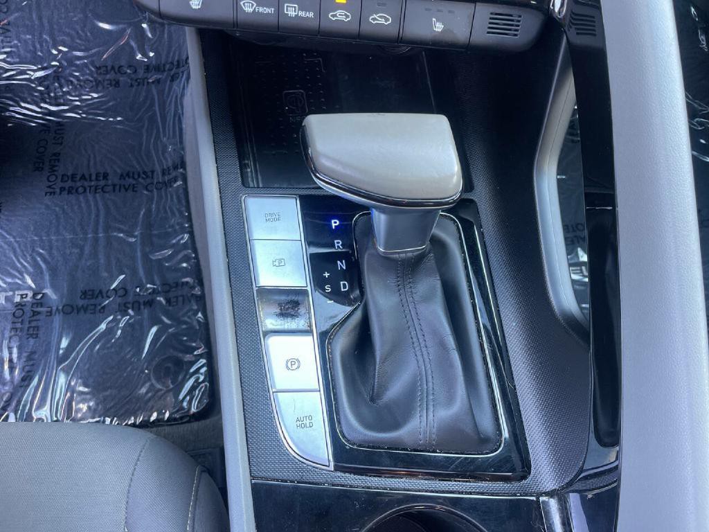 2022 Hyundai Elantra Image 18
