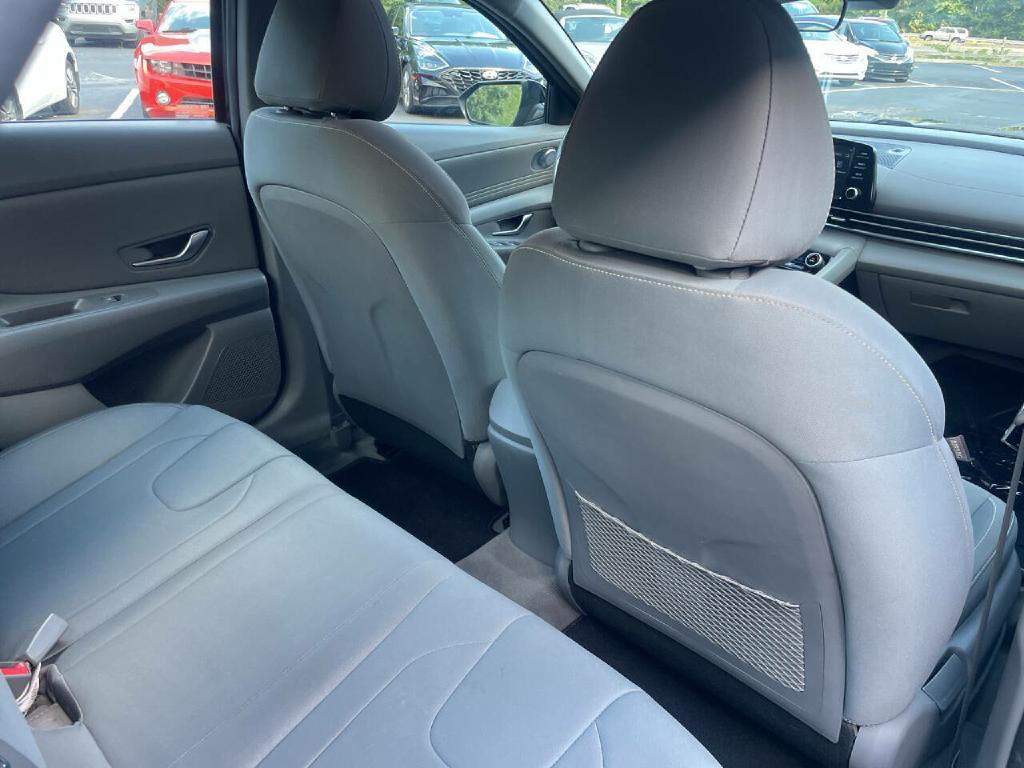 2022 Hyundai Elantra Image 28