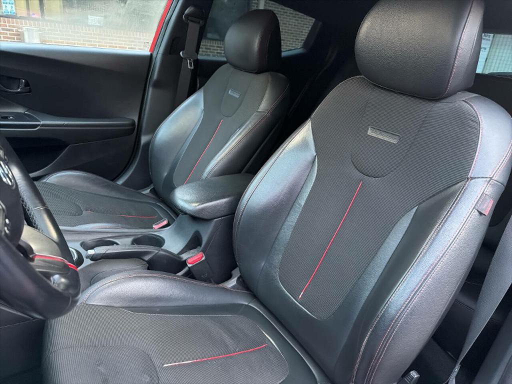 2020 Hyundai Veloster Image 13