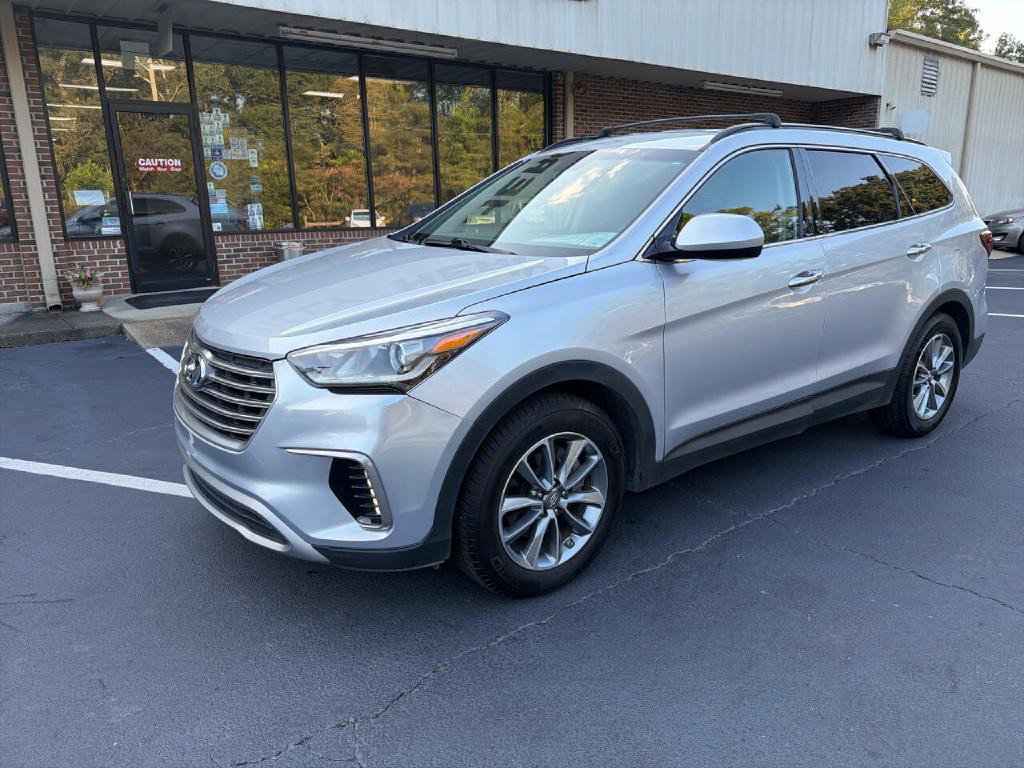 2017 Hyundai Santa Fe Image 2