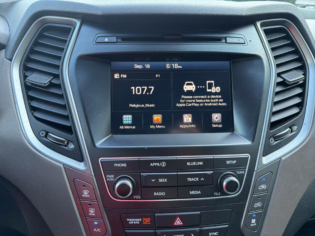 2017 Hyundai Santa Fe Image 16
