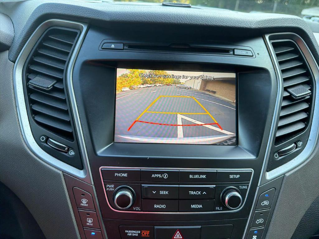 2017 Hyundai Santa Fe Image 17