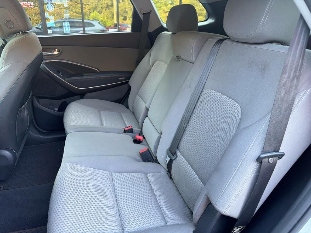 2017 Hyundai Santa Fe Image 22