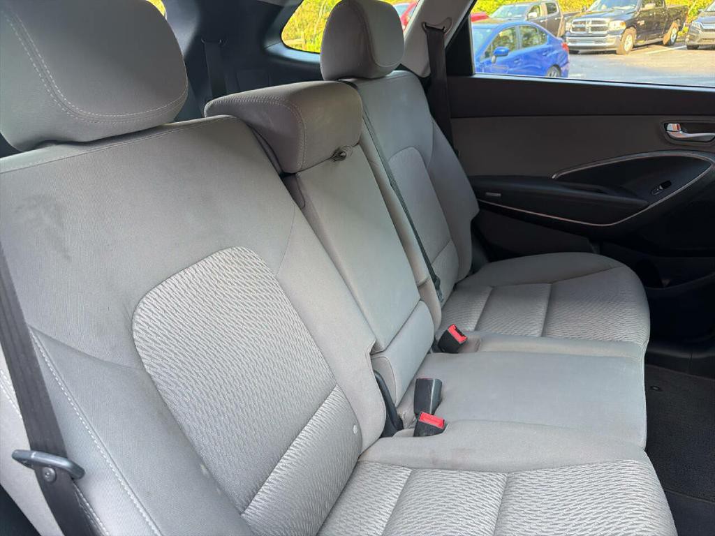 2017 Hyundai Santa Fe Image 25