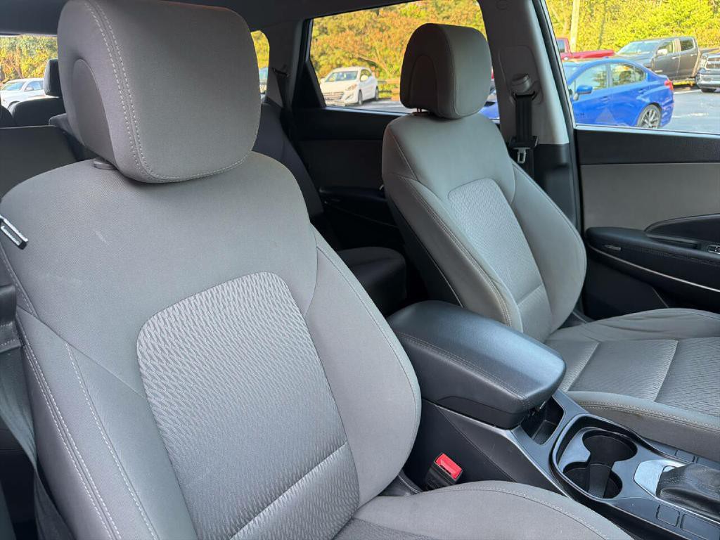 2017 Hyundai Santa Fe Image 28