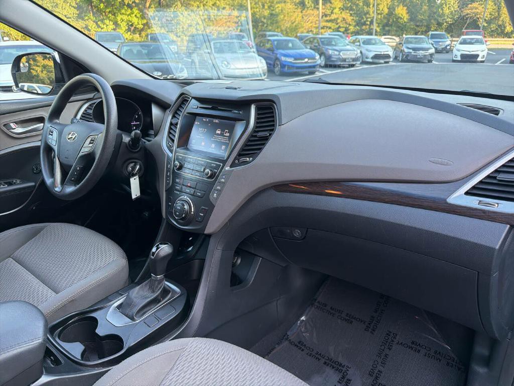 2017 Hyundai Santa Fe Image 29