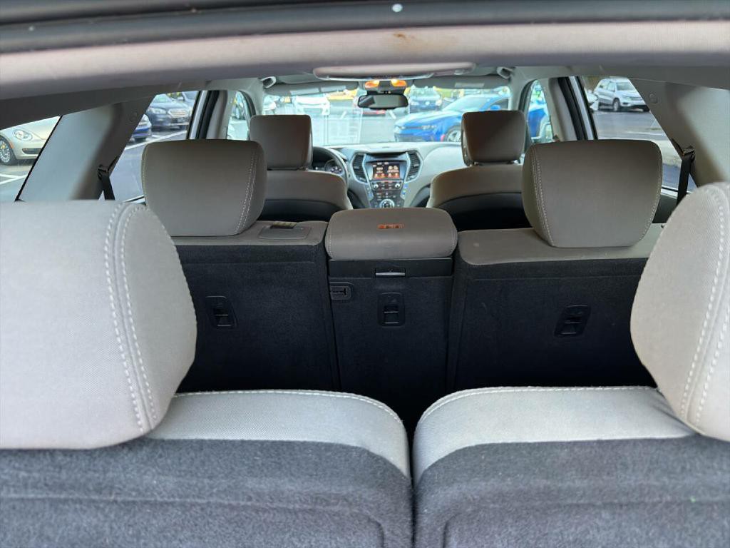 2017 Hyundai Santa Fe Image 32