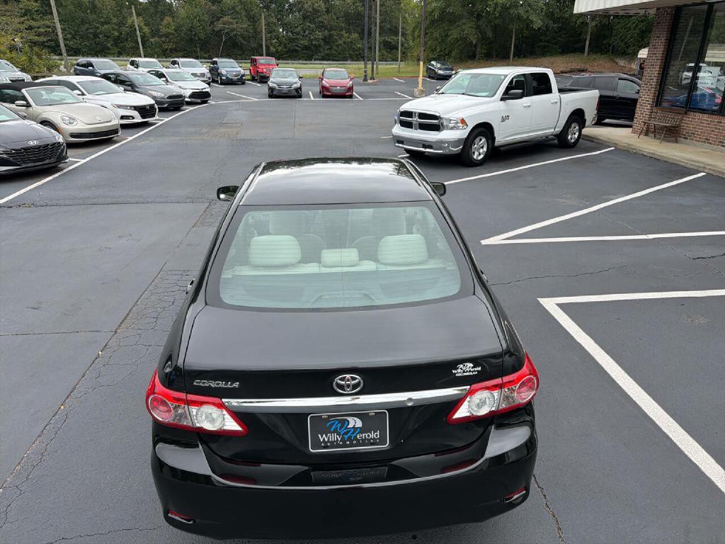 2013 Toyota Corolla Image 9