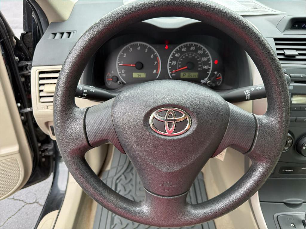 2013 Toyota Corolla Image 13