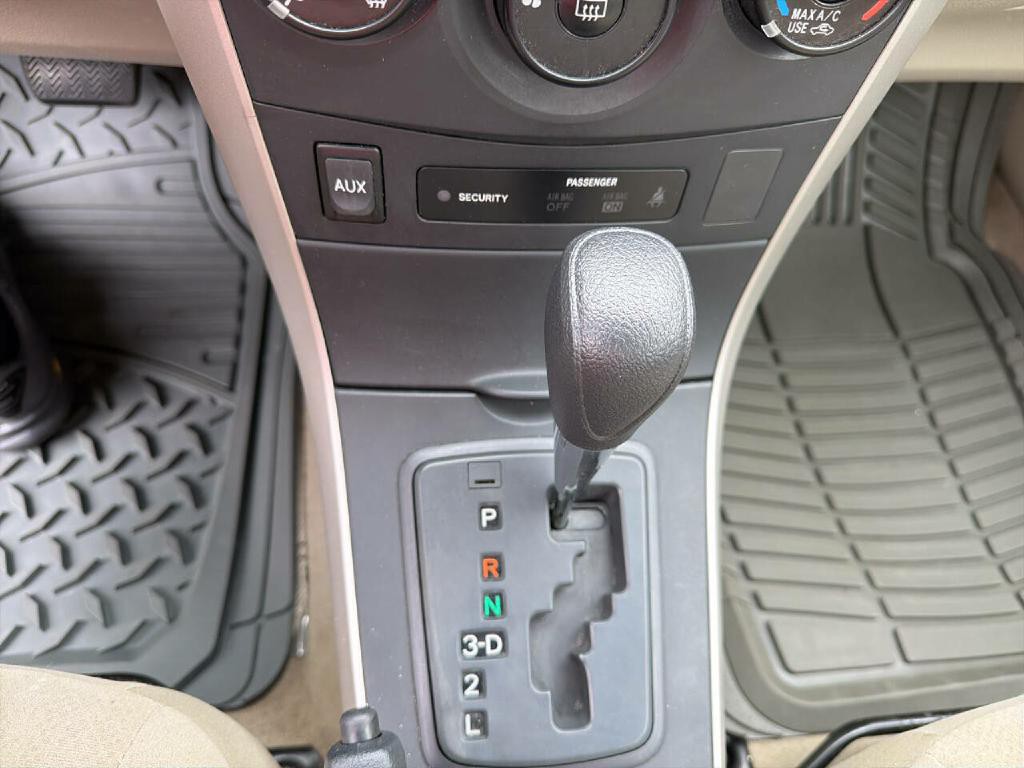 2013 Toyota Corolla Image 16