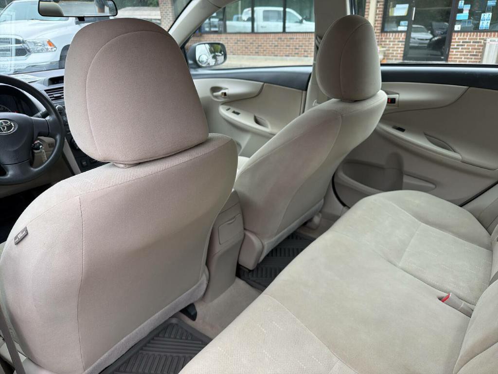 2013 Toyota Corolla Image 21