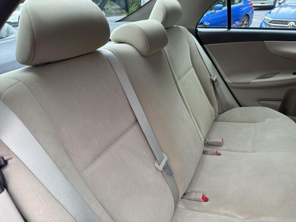 2013 Toyota Corolla Image 22