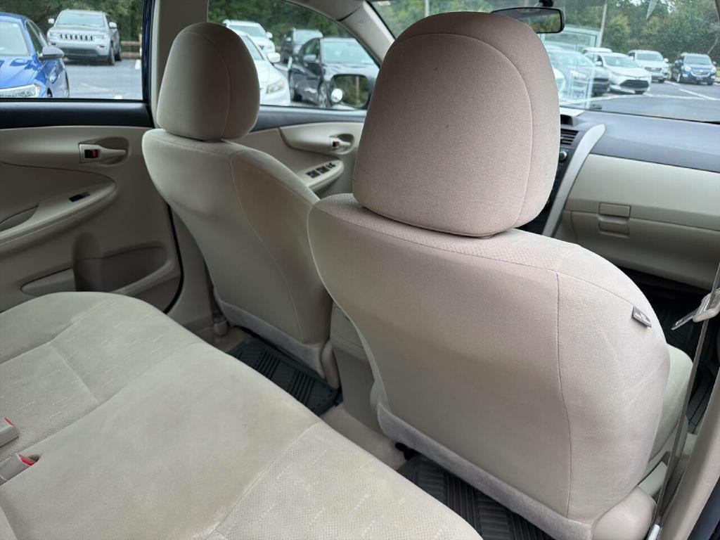 2013 Toyota Corolla Image 23