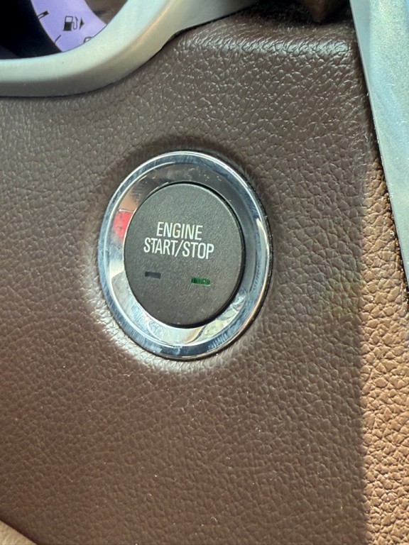 2012 Cadillac SRX Image 16