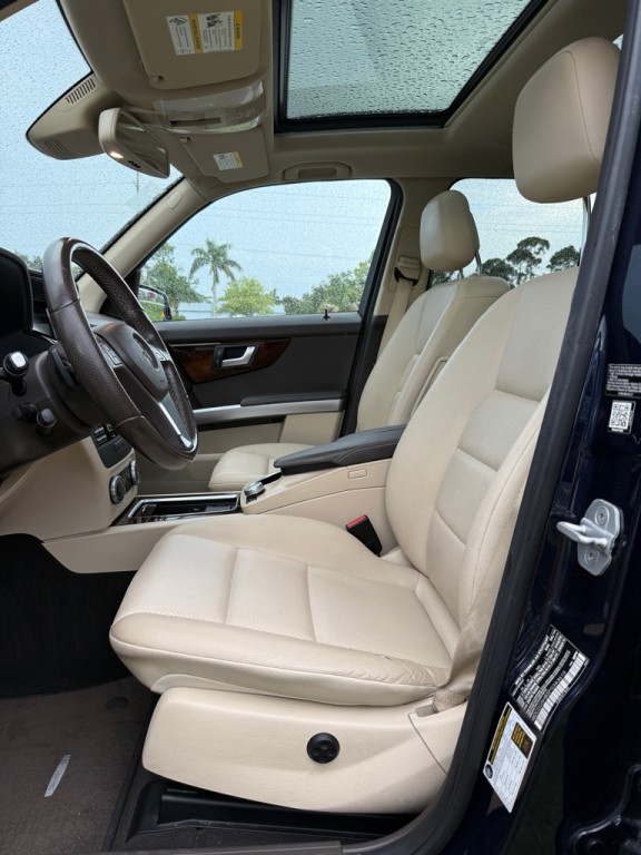 2015 Mercedes-Benz GLK-Class Image 9