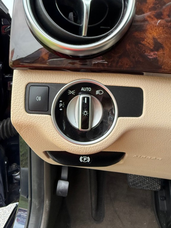 2015 Mercedes-Benz GLK-Class Image 23