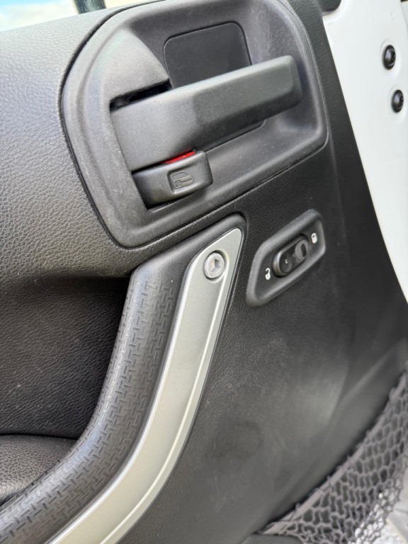 2016 Jeep Wrangler Image 11